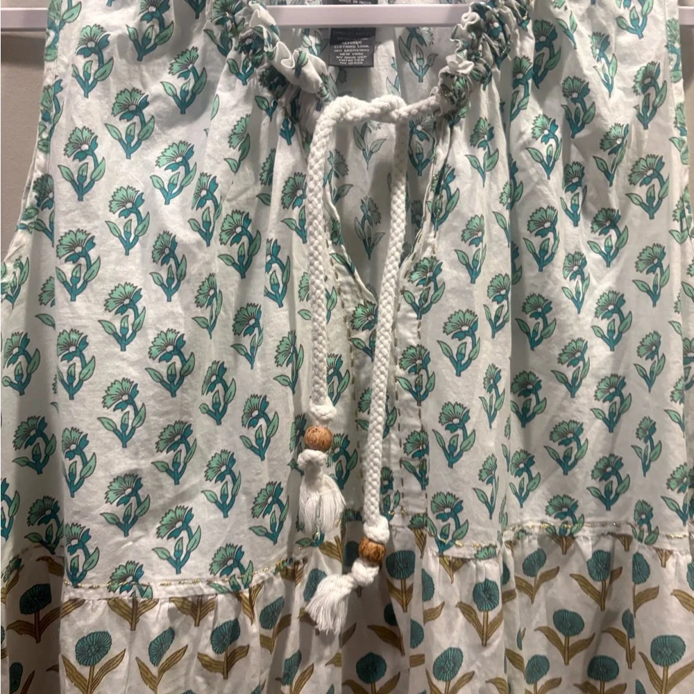 Chelsea & Theodore Cream Mini Dress with Blue Floral Print 1x - Picture 3 of 8